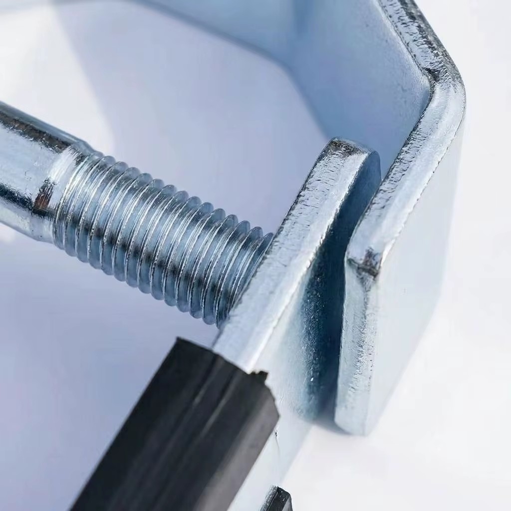 MEP System U Pipe Clamp Electro Galvanized Non-Alloy Carbon Steel GB Standard Unistrut C Channel Anti Seismic Pipe Fixing Clip