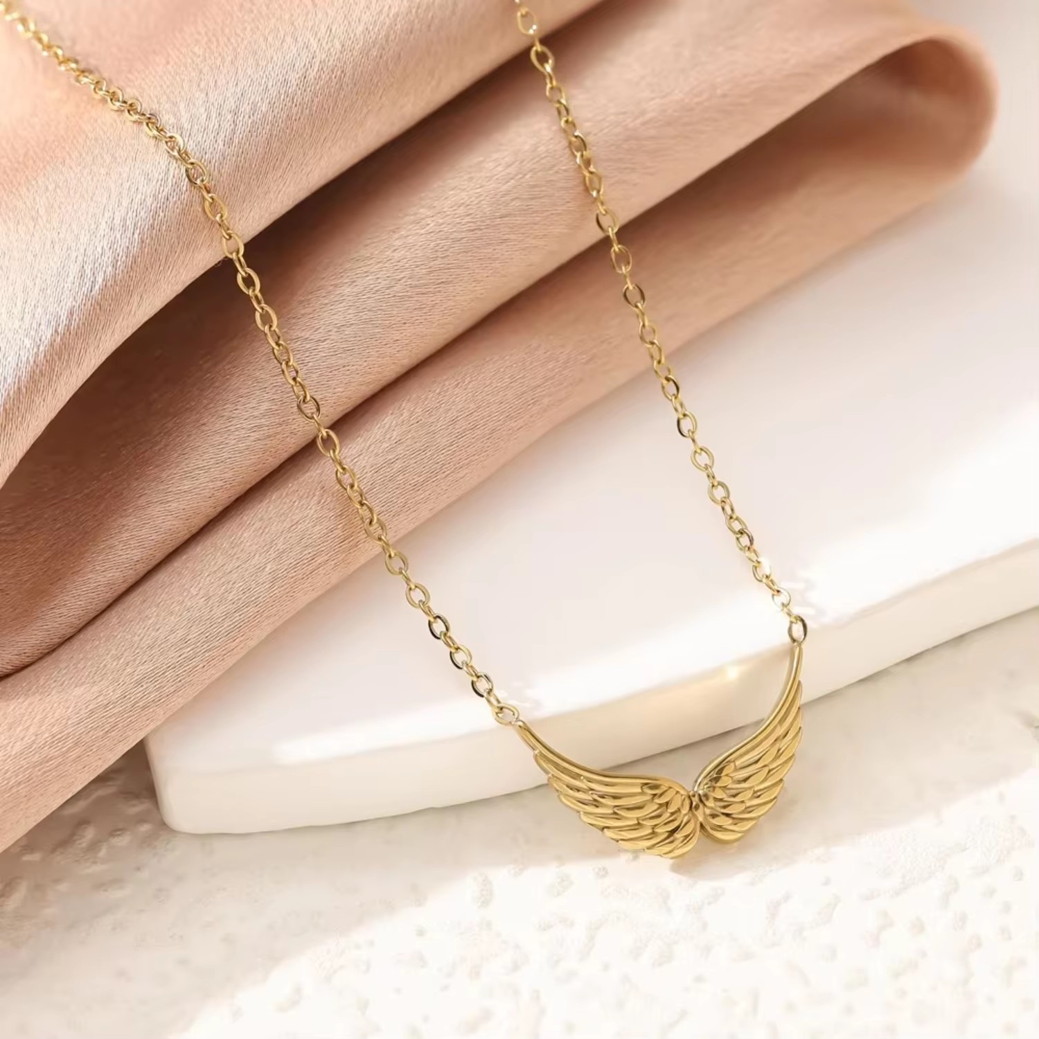 Silver/Gold Angel Wing Necklace 18K Gold Filled Guardian Angel Wings Dainty Simple Minimalist Pendant Necklaces for Men Women