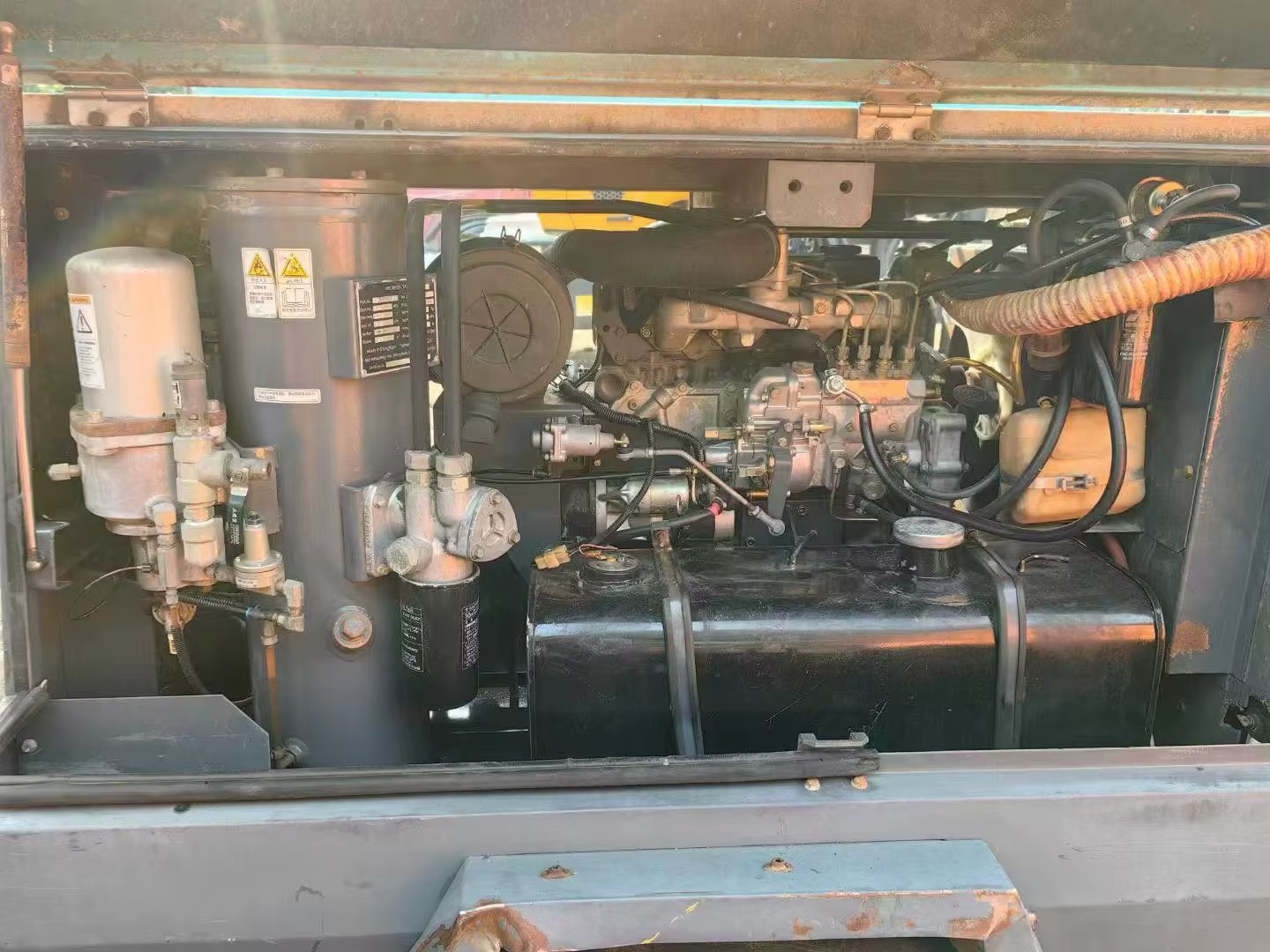 Used Atlas XRHS836 836CFM 224kw 20bar Diesel Portable Lubricated Air Cooled Screw Air Compressor with PLC & Pump for Sale