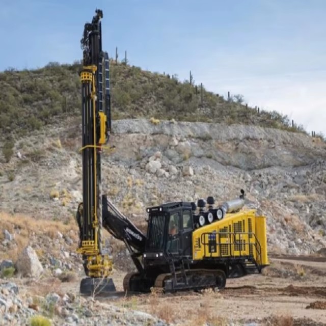 Fuel Capacity 764 HP Engine Maximum Depth Compressor Pneumatic DTH Mine Drilling Rig ZGYX-453B Blast Hole Drilling Machine