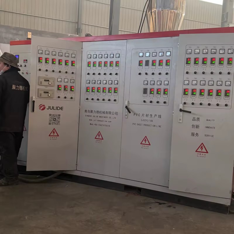 Custom Advanced Technology PLC Control Plastic Extruders WPC Decking Board Extrusion Plant PVC Floor Sheet