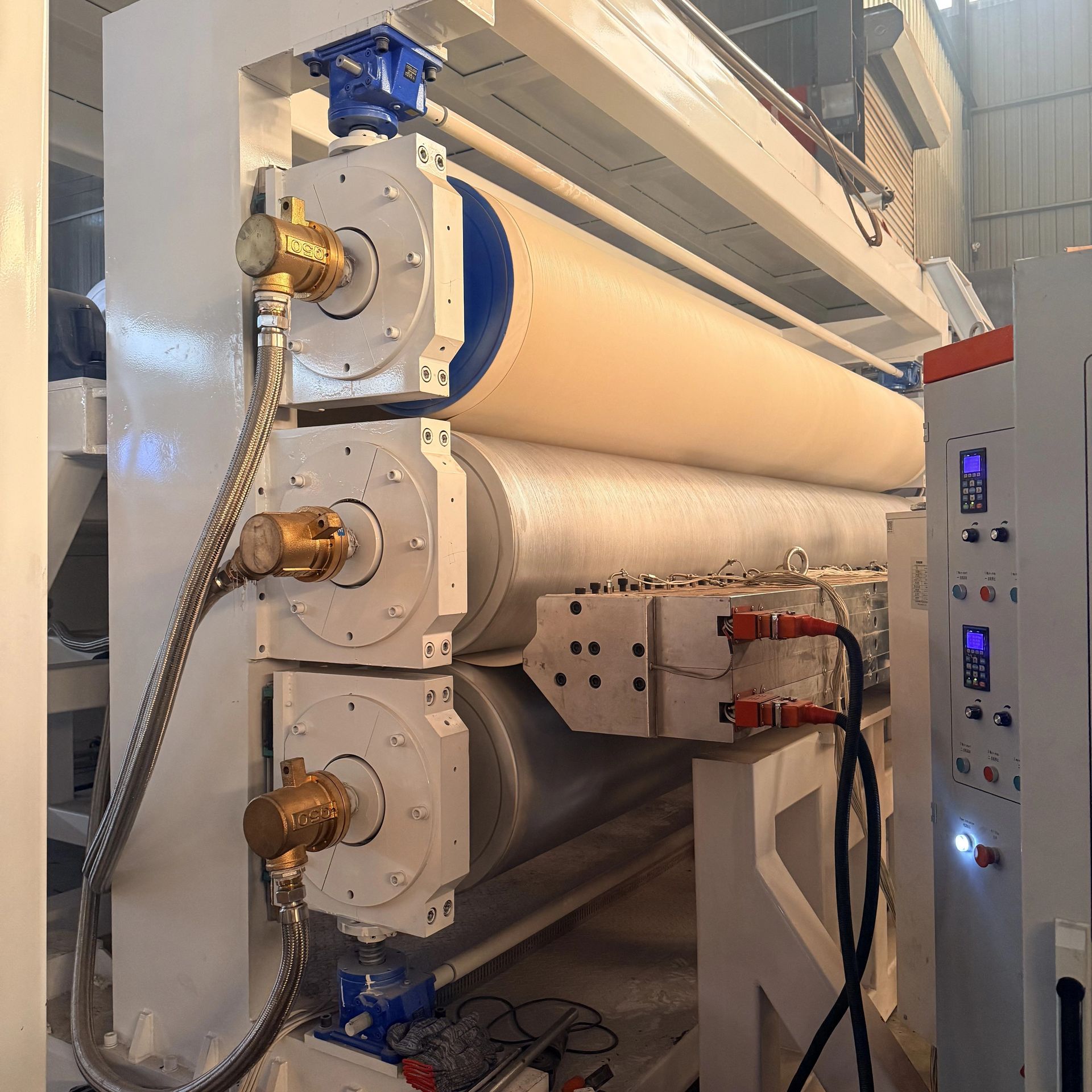 Automatic High Efficiency PLC Control WPC Decking Board Plastic Extruder Machine PVC Floor Sheet