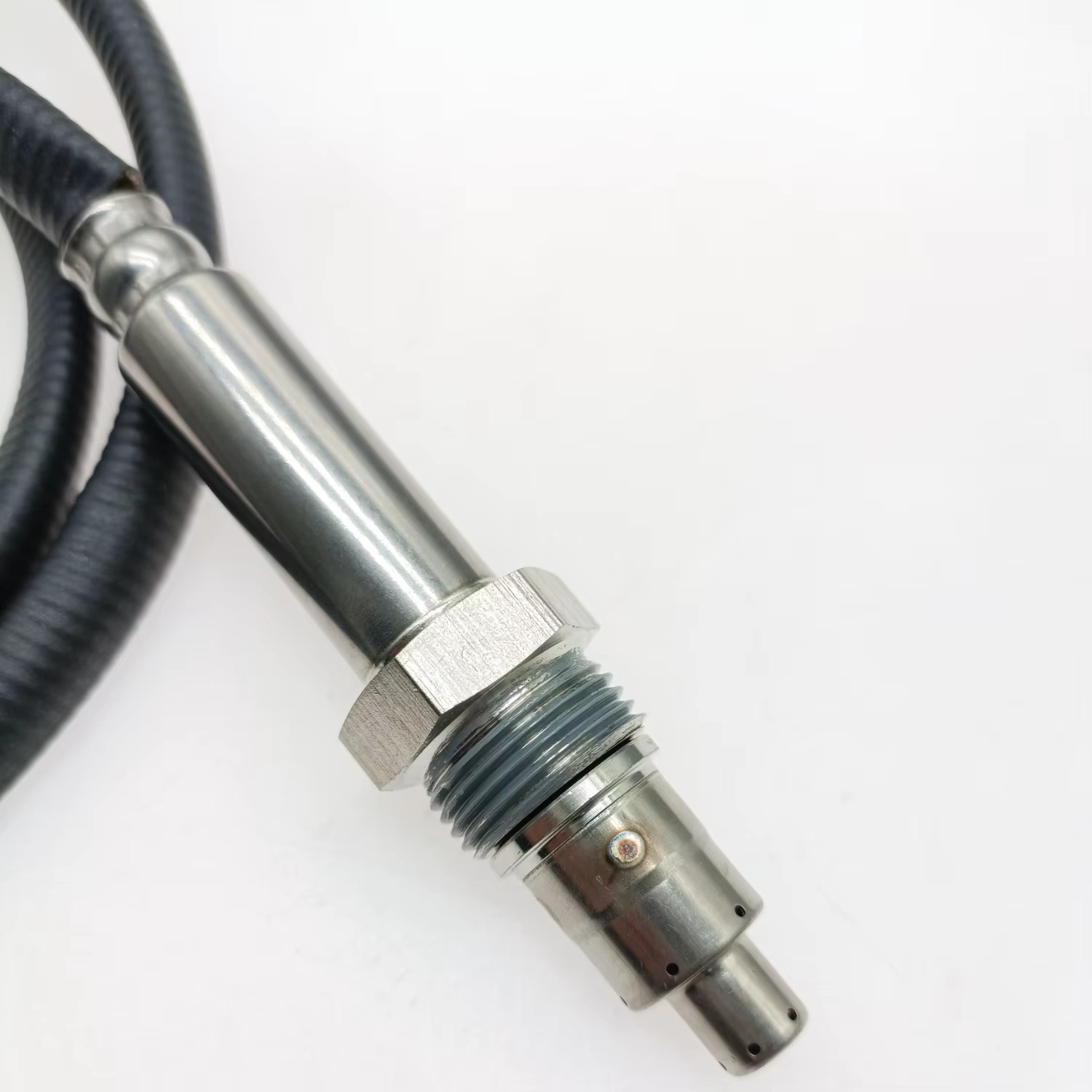 Direct Fit TB Nox Sensor 12V A0081531228 for Freightliner Detroit DD13 DD15 EPA17 Emission Monitor 12 Months Warranty