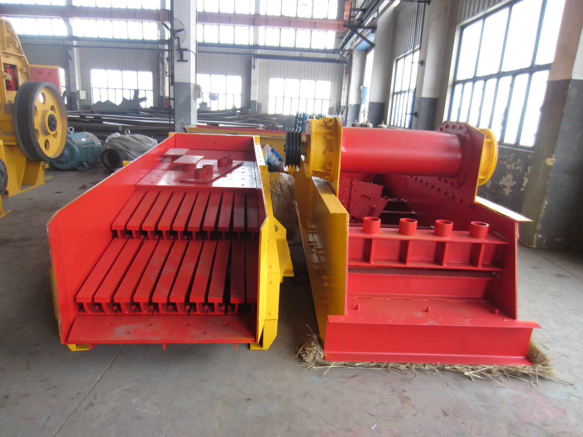 Mining Use Vibration Screening Feeder Competitive Electromechanic Vibrating Feeder Wear-resistant Gravel Rock Vibrating Feeders
