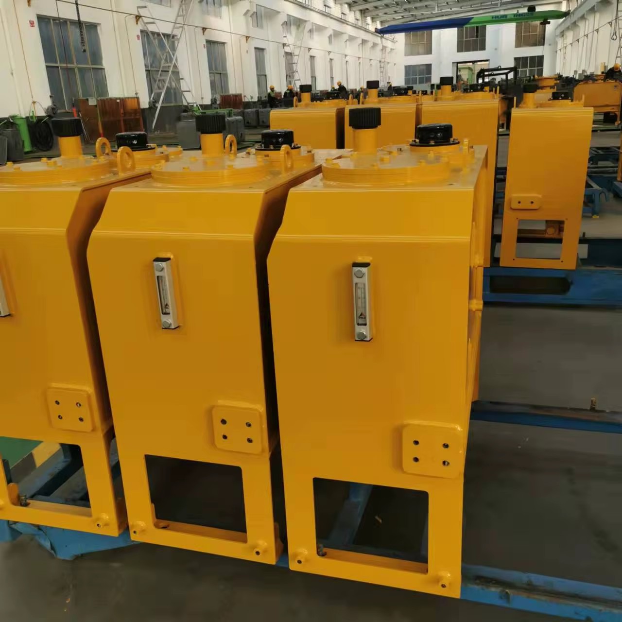 NEW High Quality Fuel Tanker Excavator Oil Tanker
