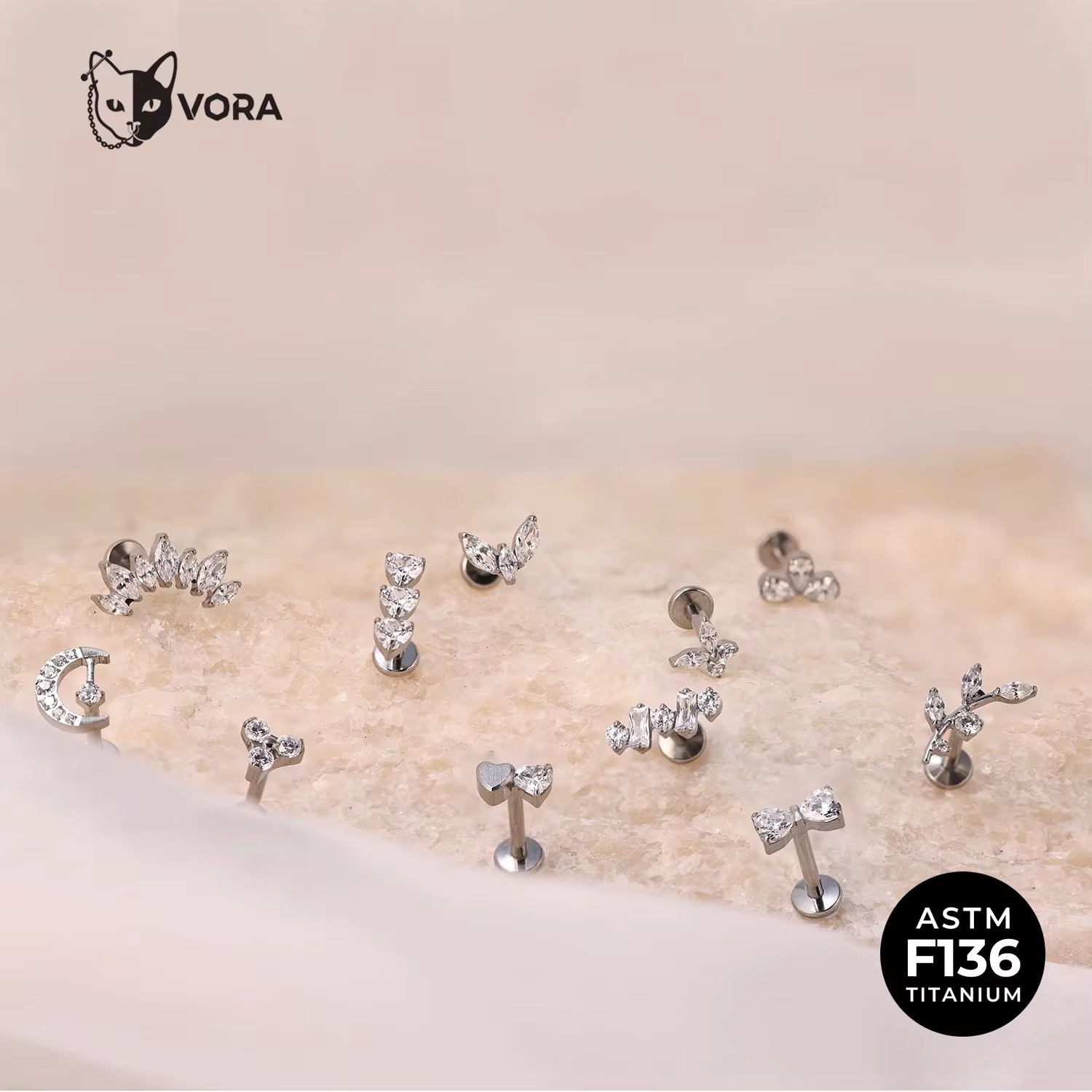 ASTM F136 Titanium Heart Labret Stud Internally Threaded Paved CZ Hollow Heart Ear Cartilage Helix Tragus Fine Piercing Jewelry