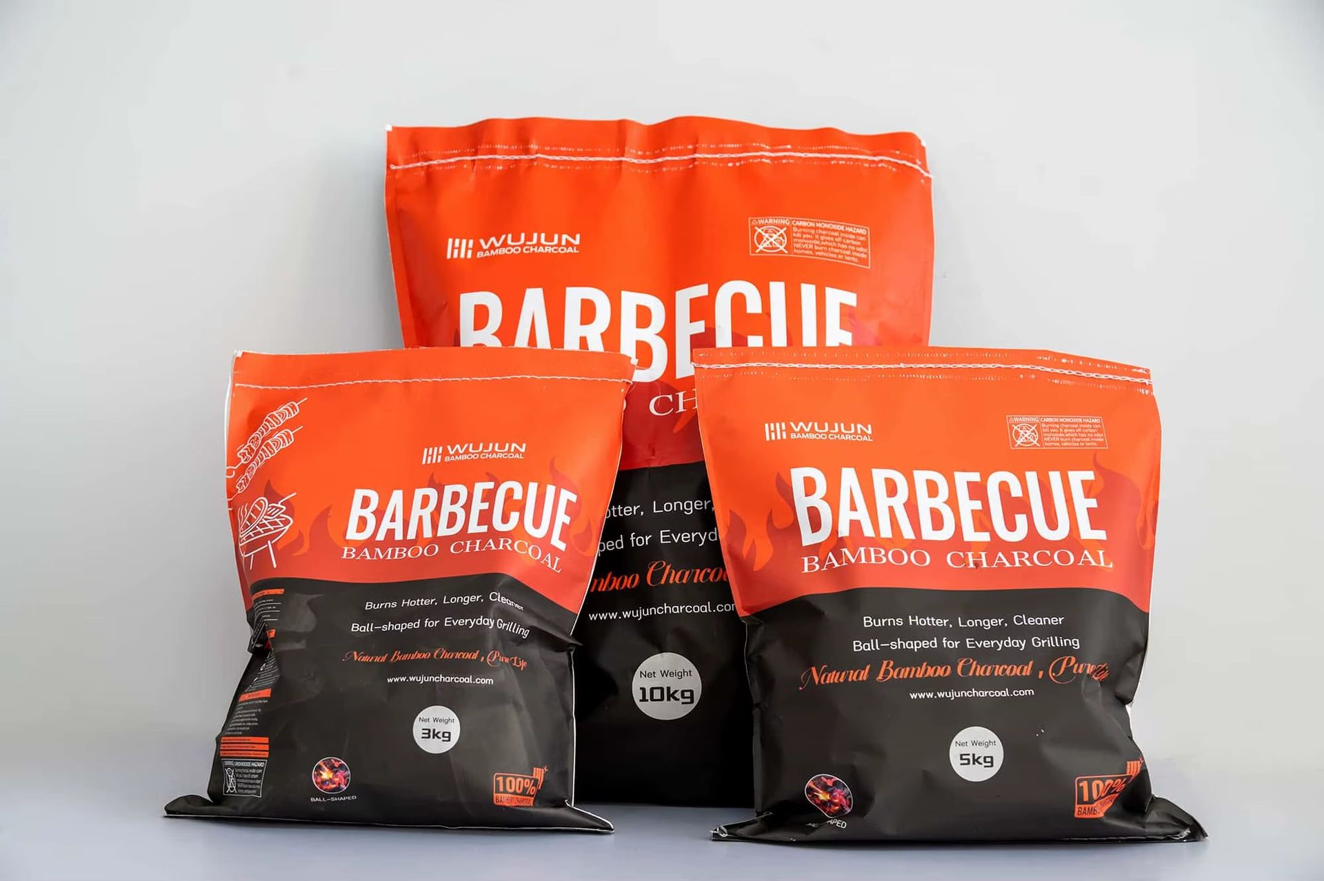 Bamboo Charcoal Balls Briquettes Machine-Made for Charcoal Grills Made Sawdust Powder High Fixed Carbon High Heat Value Low