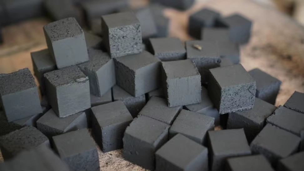 Coconut Charcoal Briquettes for Shisha Hookah BBQ in Cube Lump Pillow Patterns