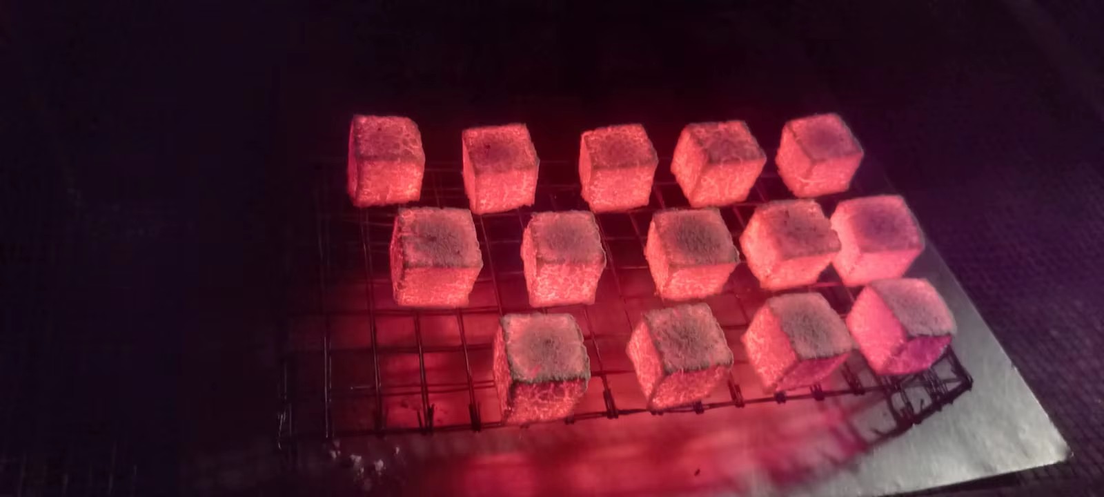 Indonesian shisha is high-quality coconut shell charcoal activated carbon charcoal briquette