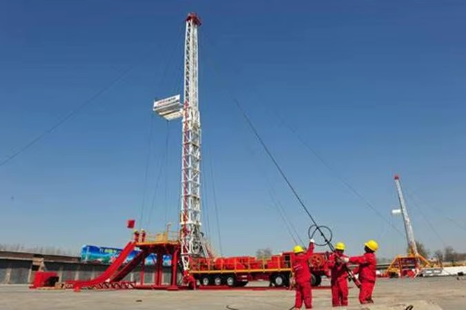Top Quality API Oil Rig Drilling Rig Equipment Truck Mounted Drilling&Workover Rig