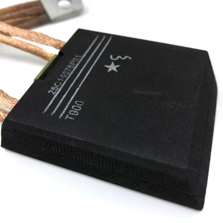 T900 25C14076P01 Carbon Brushes for Oilfield Drilling Rig and Oilfield Mine Traction Equipment Motor 19.1mm*57.2mm*70mm