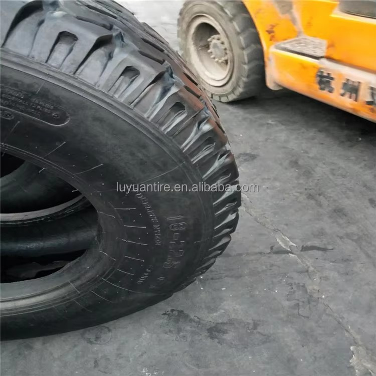 18-22.5 18R22.5 All-steel Radial tank Truck Tires 445/65R22.5 Oilfield Workover Rig Drilling Can Be Equipped With Steel Rims