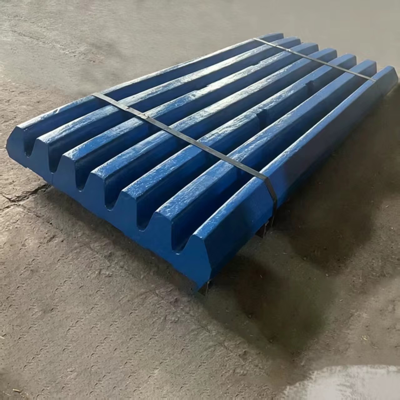 High Manganese Steel Casting Jaw Plate Replacement Parts for Crusher for Iron Ore Mining Quarry Stone