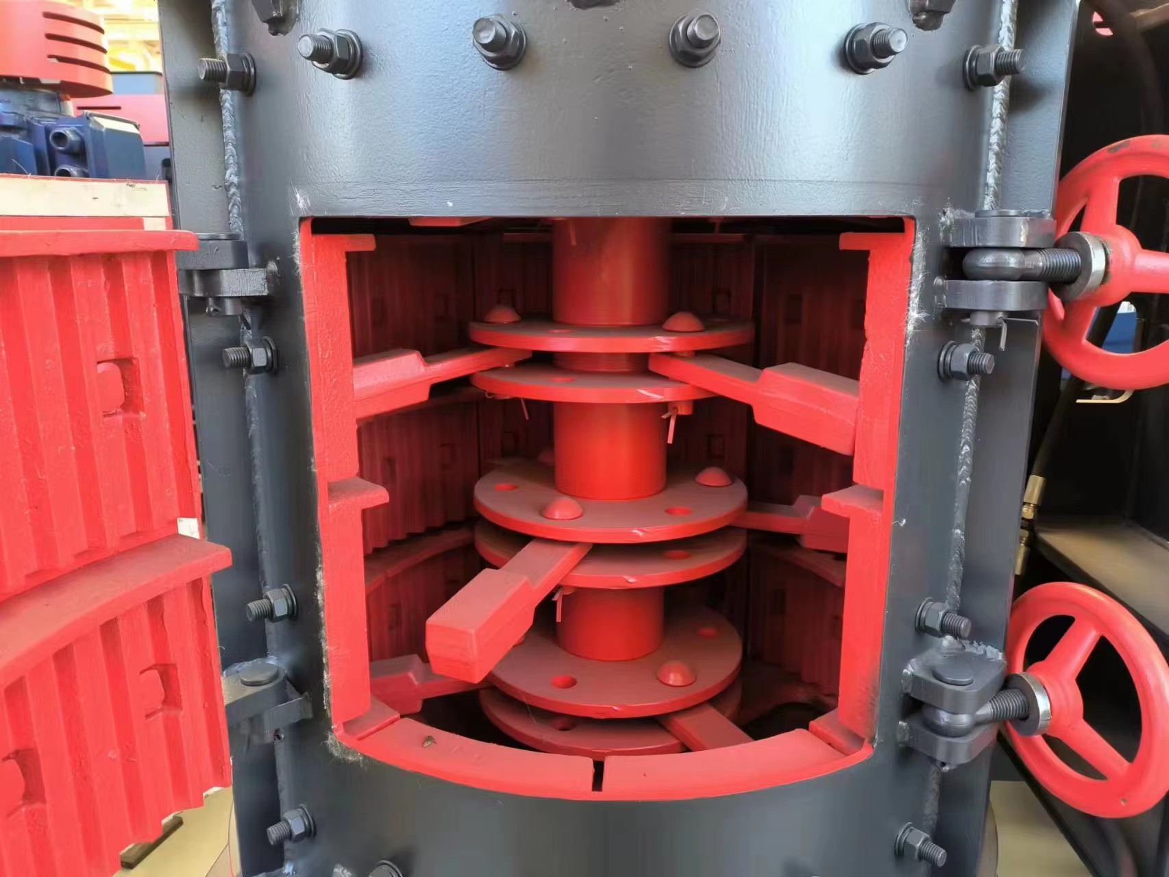 Construction Crusher Machine Quarry Crusher Vertical Shaft Sand Making Machine HX Combination Crusher