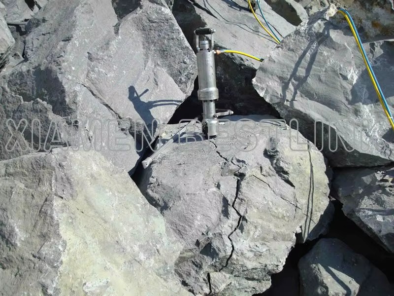 Darda Hydraulic Rock Splitter Cylinder C12(N) for Rock and Concrete
