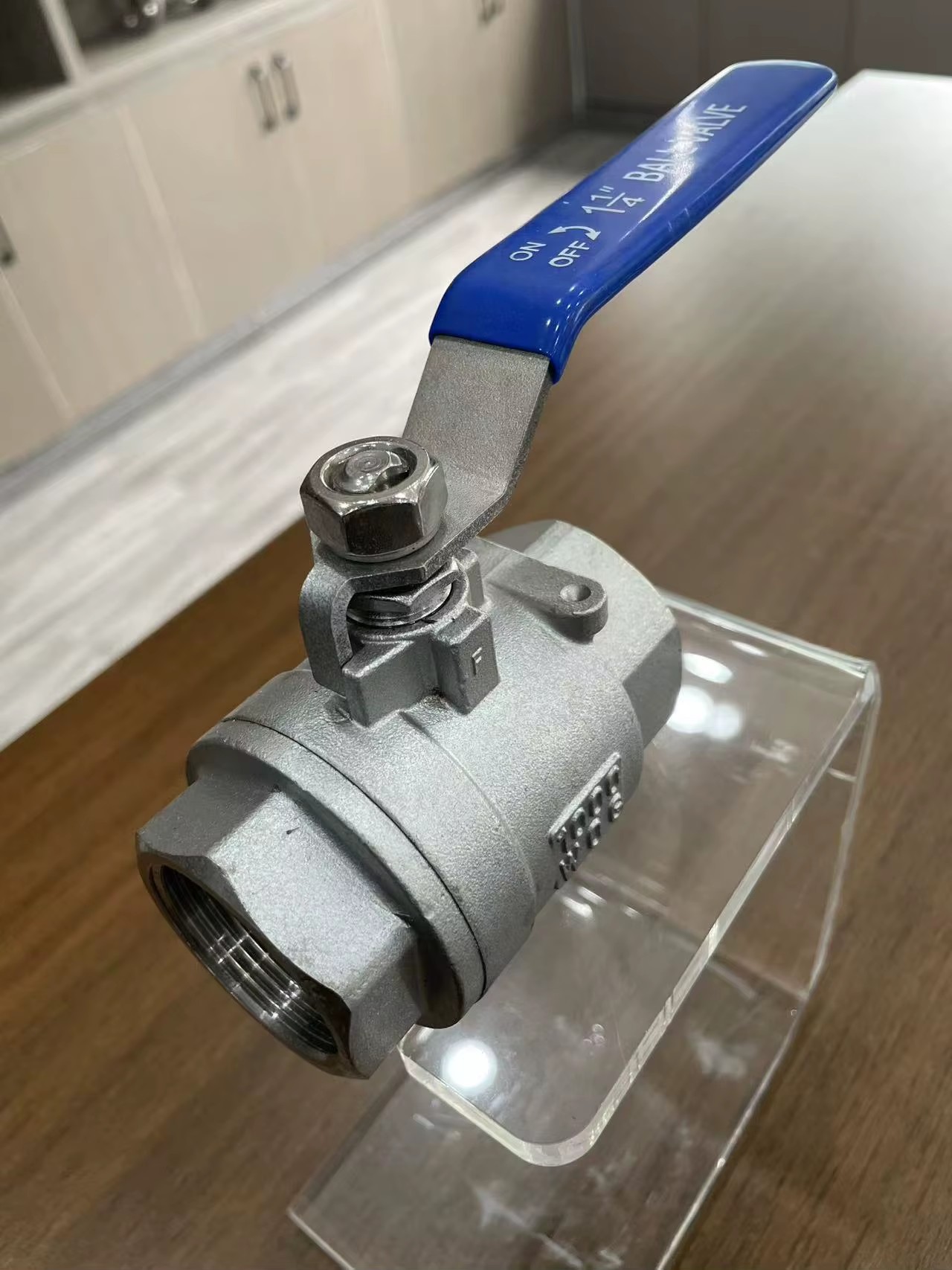 Manual 2PC Threaded Stainless Steel 304 316 Ball Valve with Handle OEM for Industrial Use Control Water / Oil / Gas Media