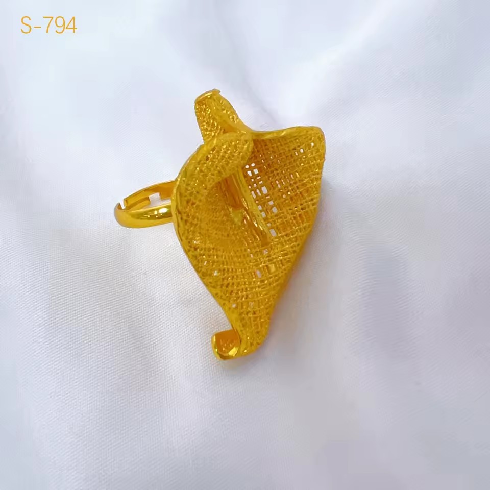 Product Importer Gallery 04 · e99e9e4700
