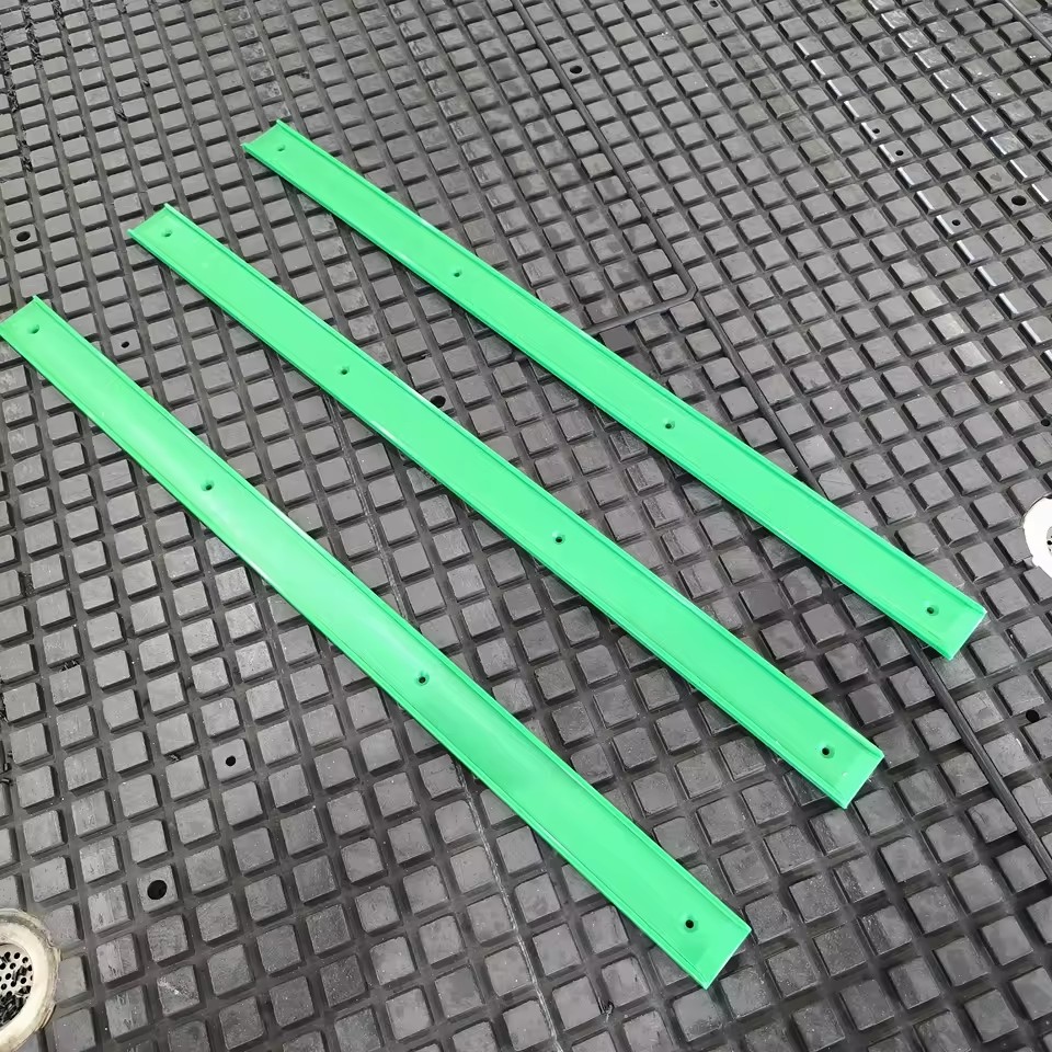 UHMWPE Eco-friendly Conveyor Chain Guides Green Wear Strip Custom Cutting Moulding