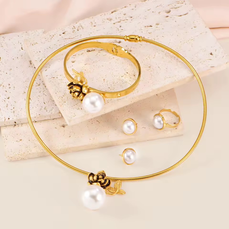Stainless Steel Set With Fashionable and Chic Flower and Pearl Accessories Four-piece Set 4pcs Jewelry Set