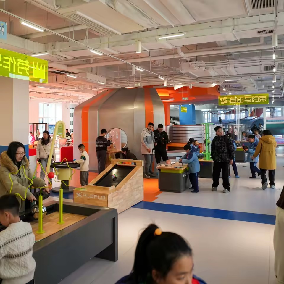Professional Hands on Science Exhibits Focusing on Energy Generation Electricity and Fluid Dynamics for Museums