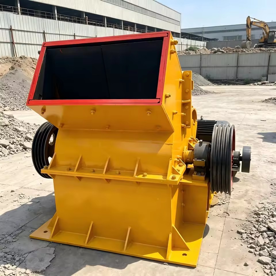 High Efficiency Portable Mini Hammer Mill Crusher Mining Small Stone 0.5t/h Capacity Bearing Engine Equipped AC Motor Powered