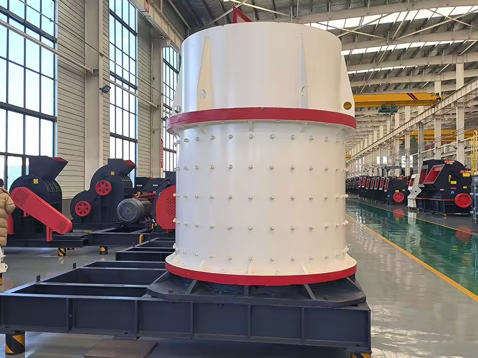 Best Selling Industrial Vertical Compound Crusher High Breaking Ratio Stone Crushing and Powder Making Machine