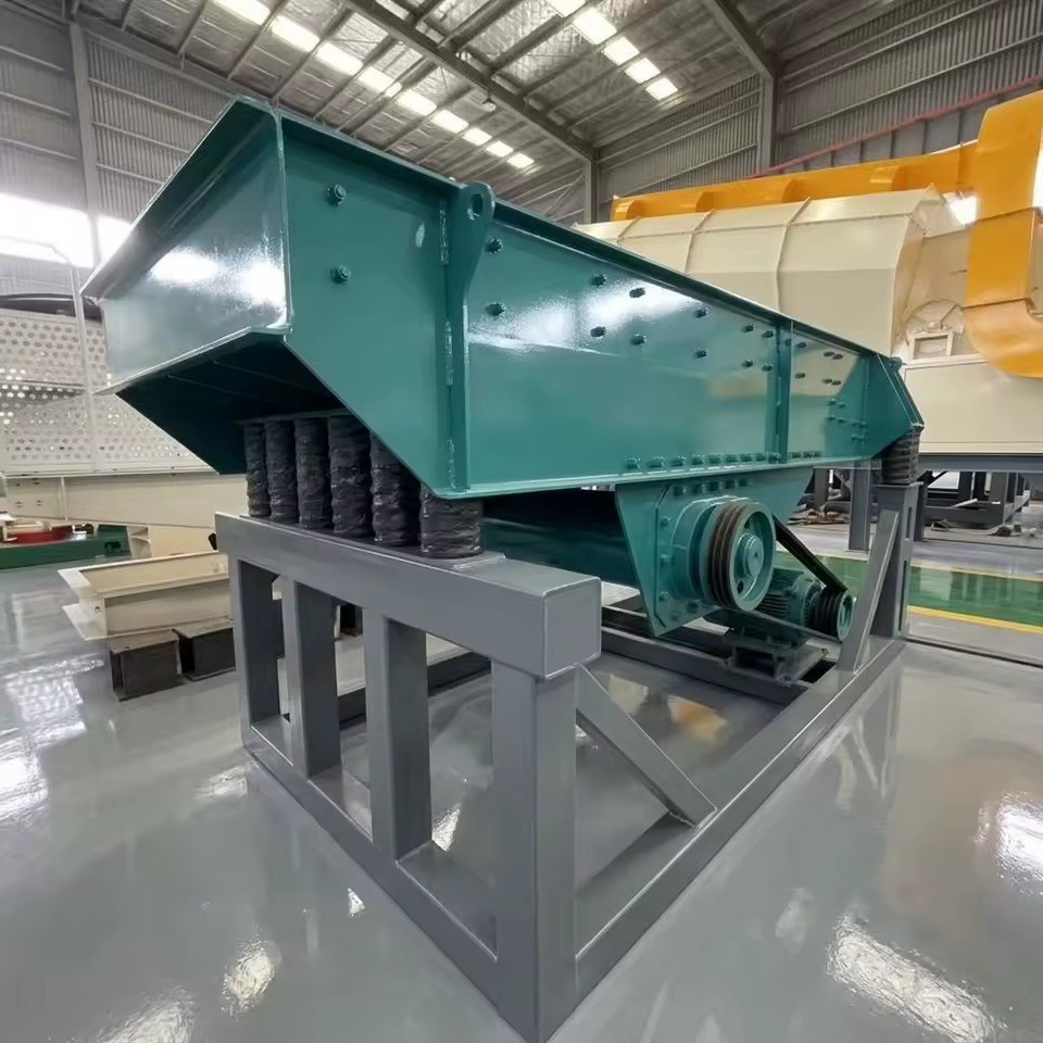 WANQING 1500x4000mm Vibrating Feeder 1540 Mining Crushing Stone Vibratory Feeding Machine Feeding Engine Bearing Aggregate Plant