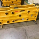 SB81A HYDRAULIC BREAKER SUITABLE FOR LARGE SCALE EXCAVATOR ATTACHMENTS WITH SPARES CHISELS HOSES TOOL BOX GAS CYLINDER