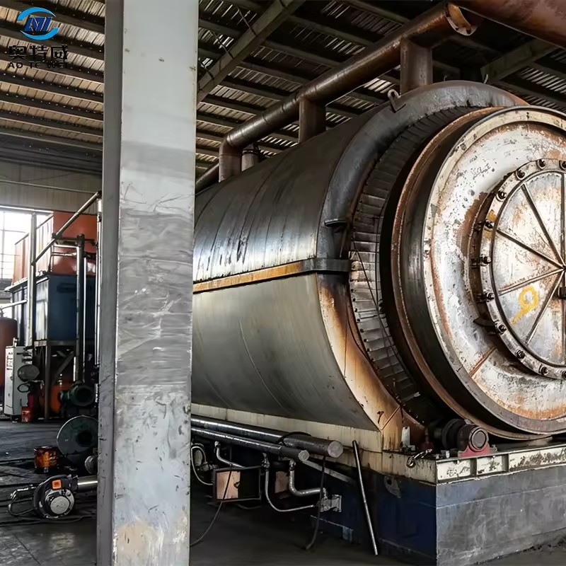 Cost Efficient Shredded Tires Oily Sludge Petroleum Mud Into Fuel Oil Intermittent Waste Plastic Pyrolysis Machine