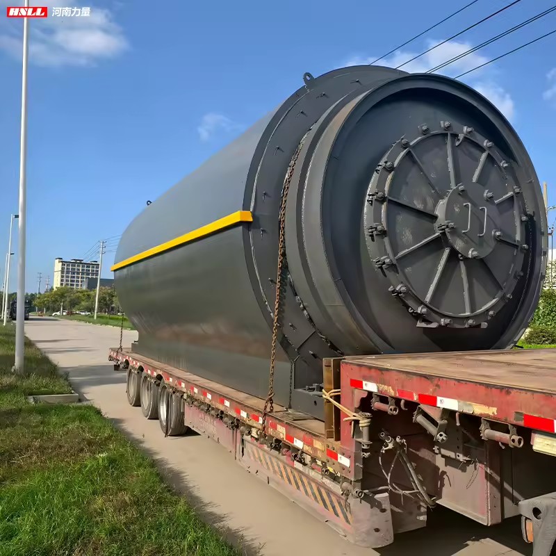 Low Carbon End of Life Tires Petroleum Sludge Post Consumer Plastics Converting Into Fuel Oil Rubber Recycling Machinery
