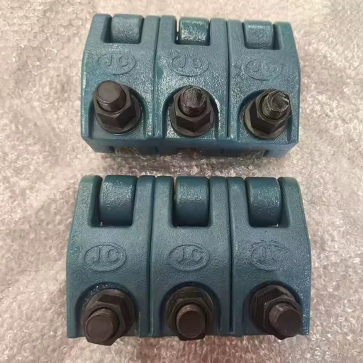API 11B Forged 3 Bolt Polished Rod Clamp Heavy Duty Sucker Rod Clamp for Oilfield Pumping Unit
