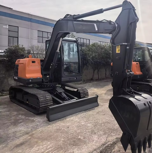 Korean Top Brand 7.65ton Small Crawler Excavator Dx80d Mini Excavator with Breaker Hammer